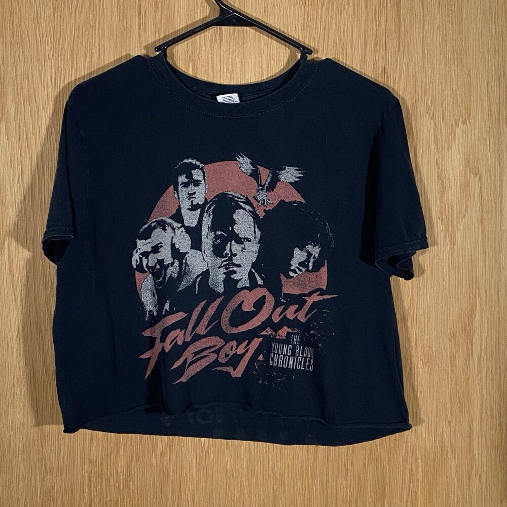 Y2K Fall Out Boy Cropped Band-T Sz M Young Blood Chronicles We Silence The Noise